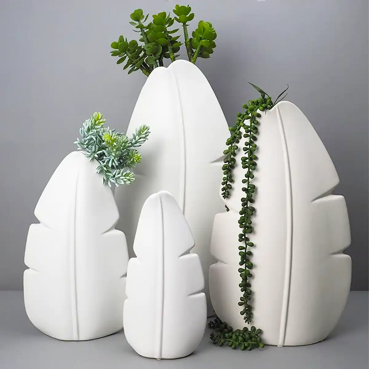 گلدان دکوراتیو سفید مینیمال