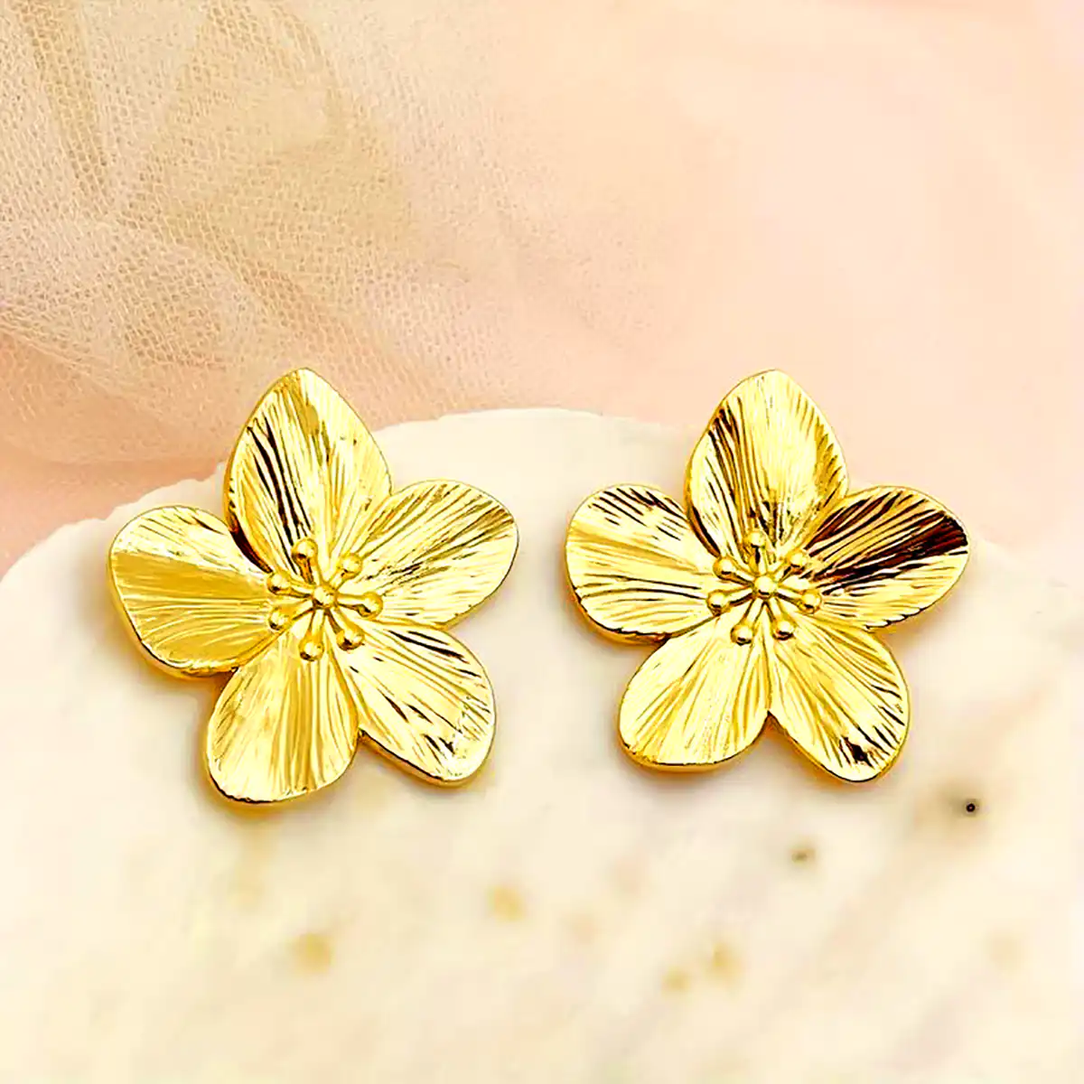 گوشواره کلاسیک طلا زنانه