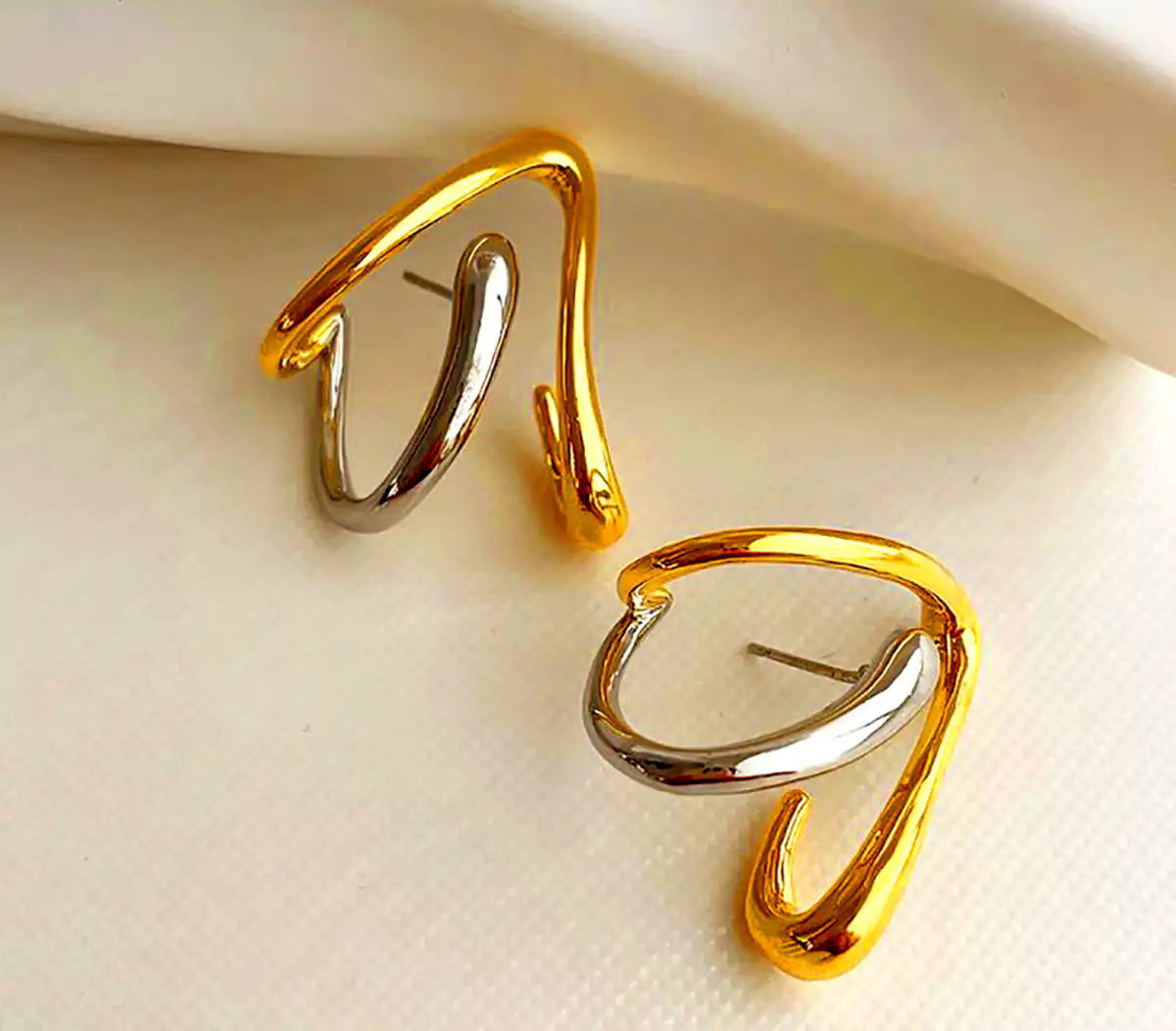 گوشواره مینیمال مدرن طلا