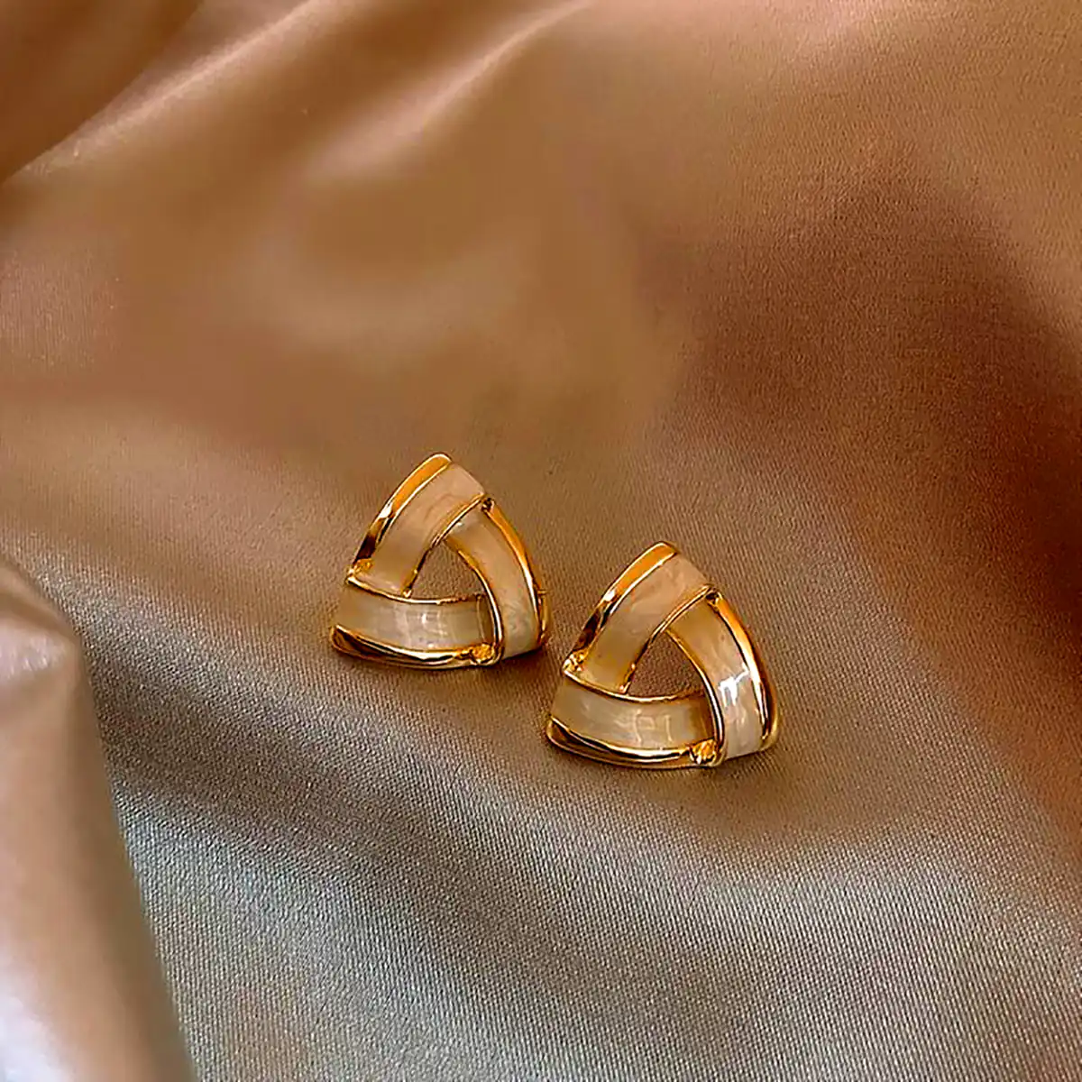 گوشواره مدرن صدفی
