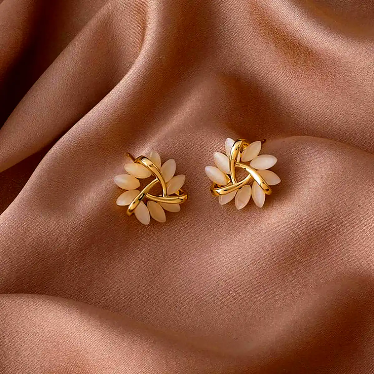 گوشواره مدرن صدفی