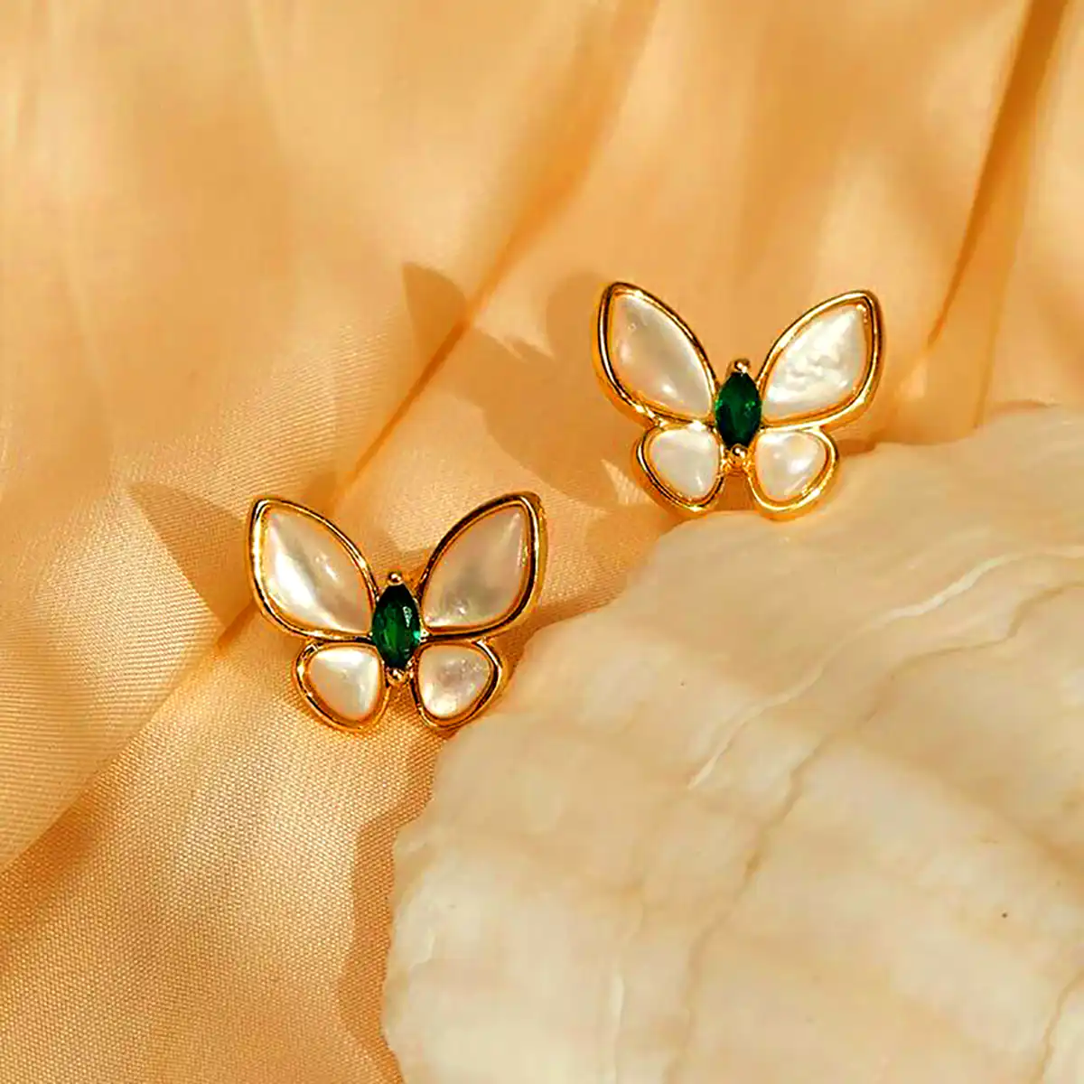 گوشواره مدرن صدفی