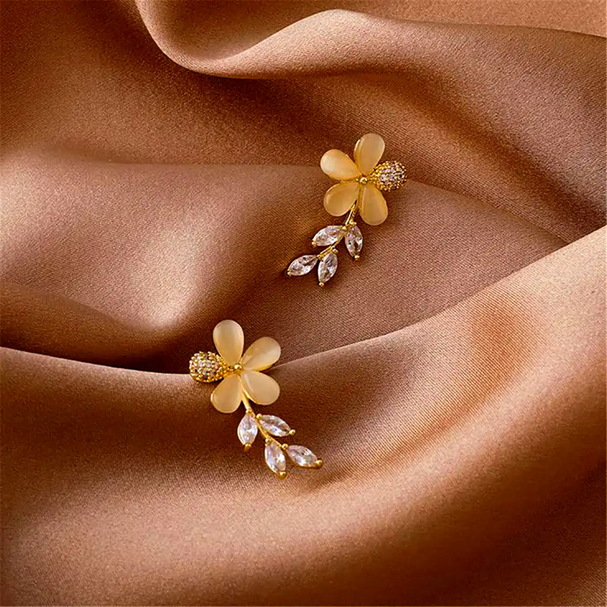 گوشواره مدرن صدفی