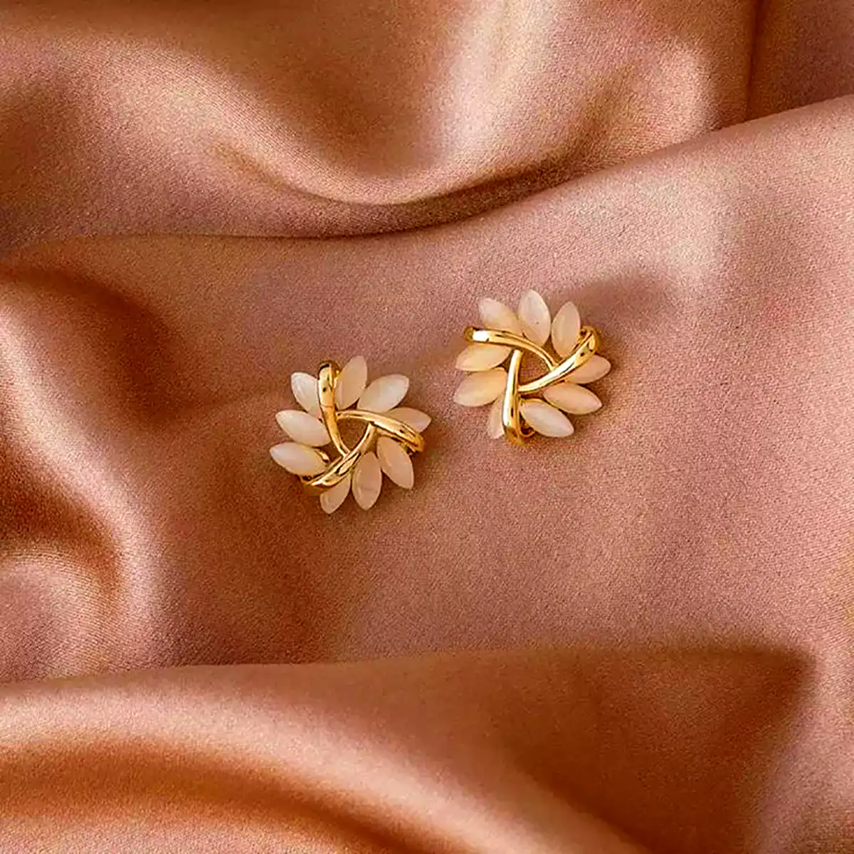 گوشواره مدرن صدفی