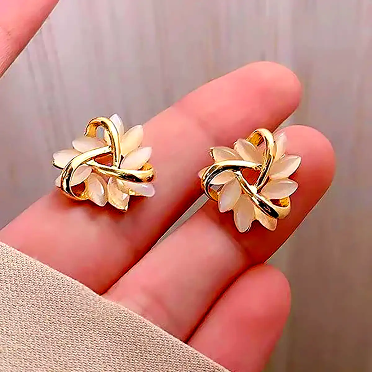 گوشواره مدرن صدفی