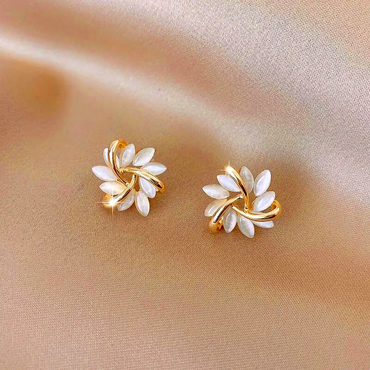 گوشواره مدرن صدفی