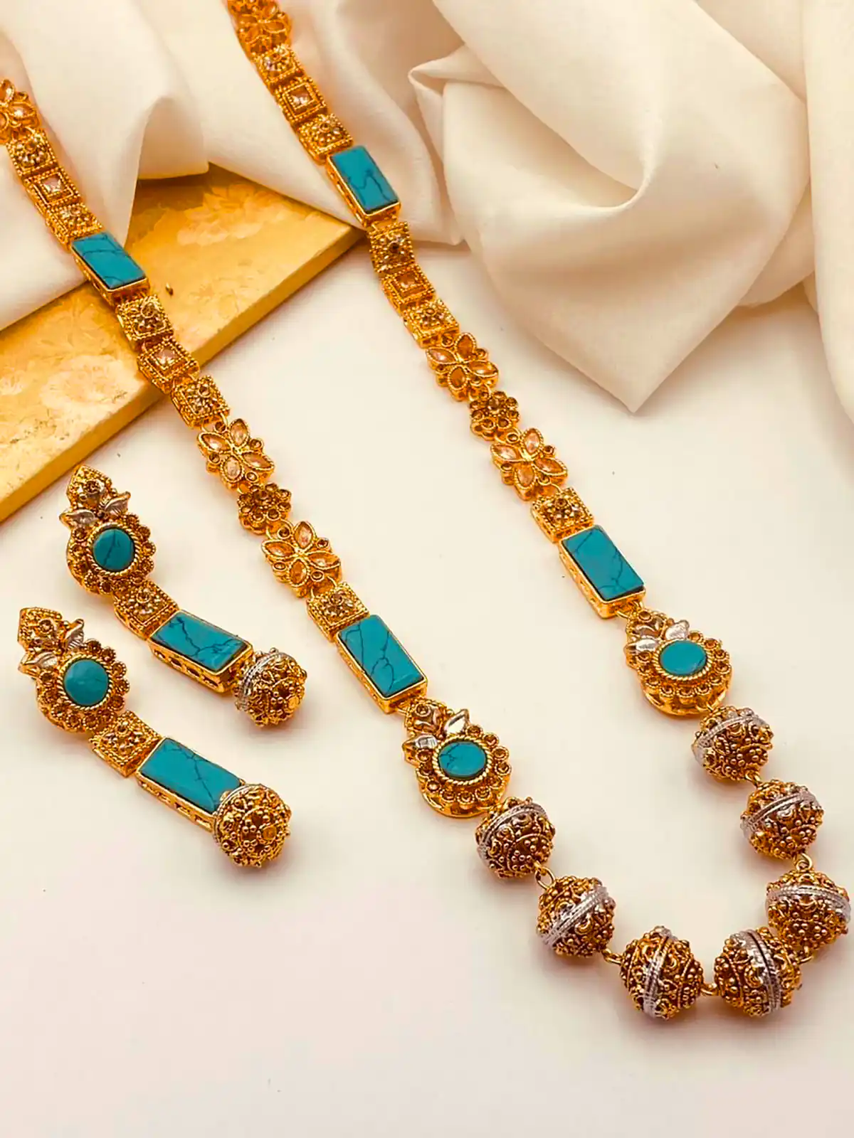 گردنبند رشته ای فیروزه