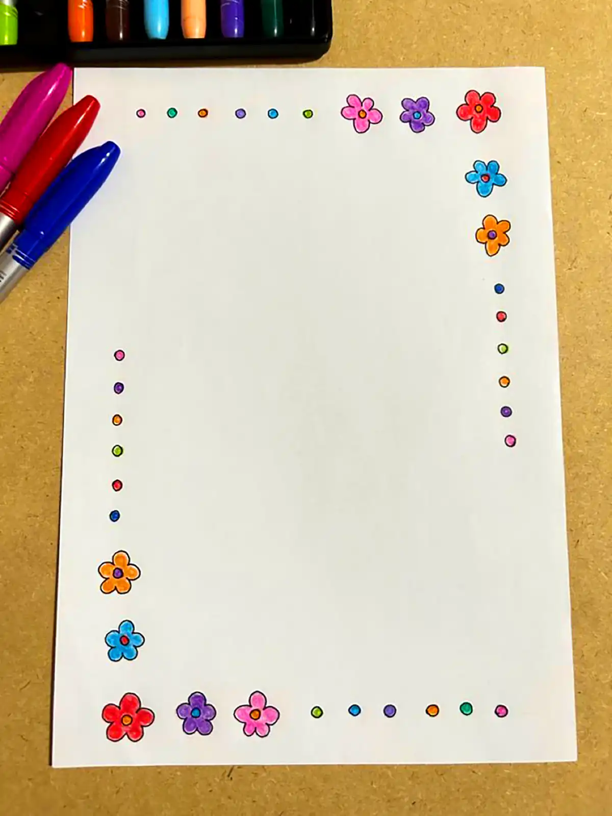 حاشیه ساده برای دفتر مشق
