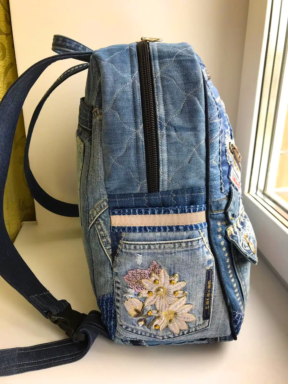 کوله پشتی لی دخترونه