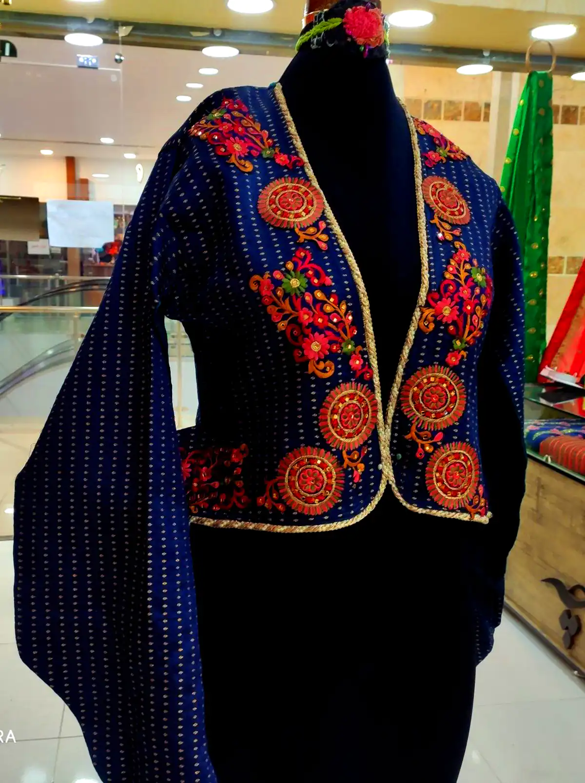 کت کوتاه سوزن دوزی