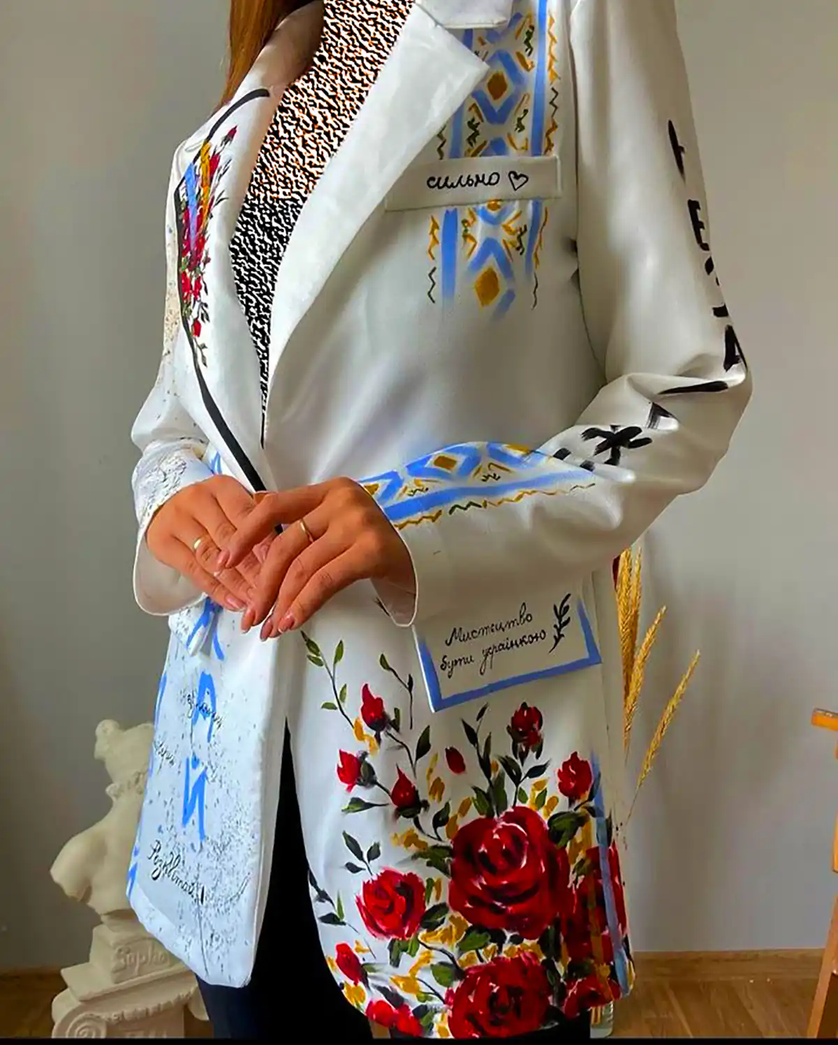 کت سفید مزونی