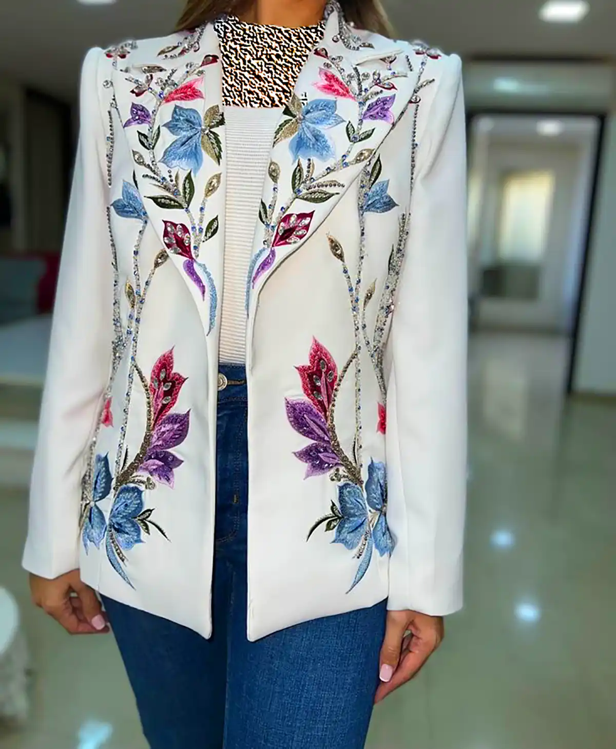 کت سفید مزونی