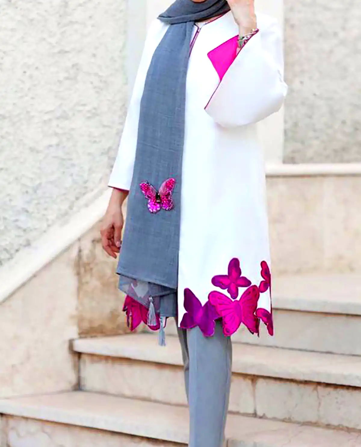 مانتو لاکچری رنگ روشن