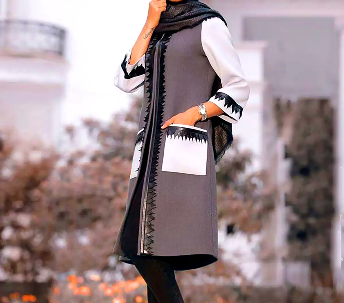 مانتو لاکچری رنگ روشن