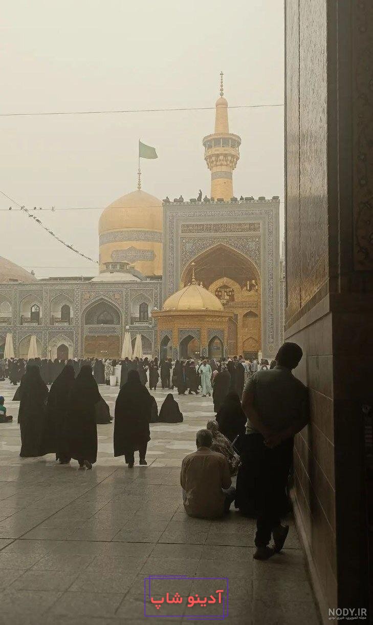 تصاویر دیده‌نشده از اشک‌های حاج قاسم در داخل ضریح امام رضا(ع)