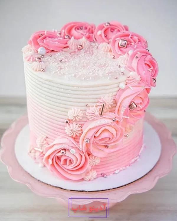 عکس کیک تولد دخترانه سفید و صورتی