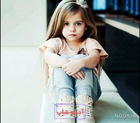 پروفایل دخترانه با گوشی ژست بچه گانه | تاوعکس