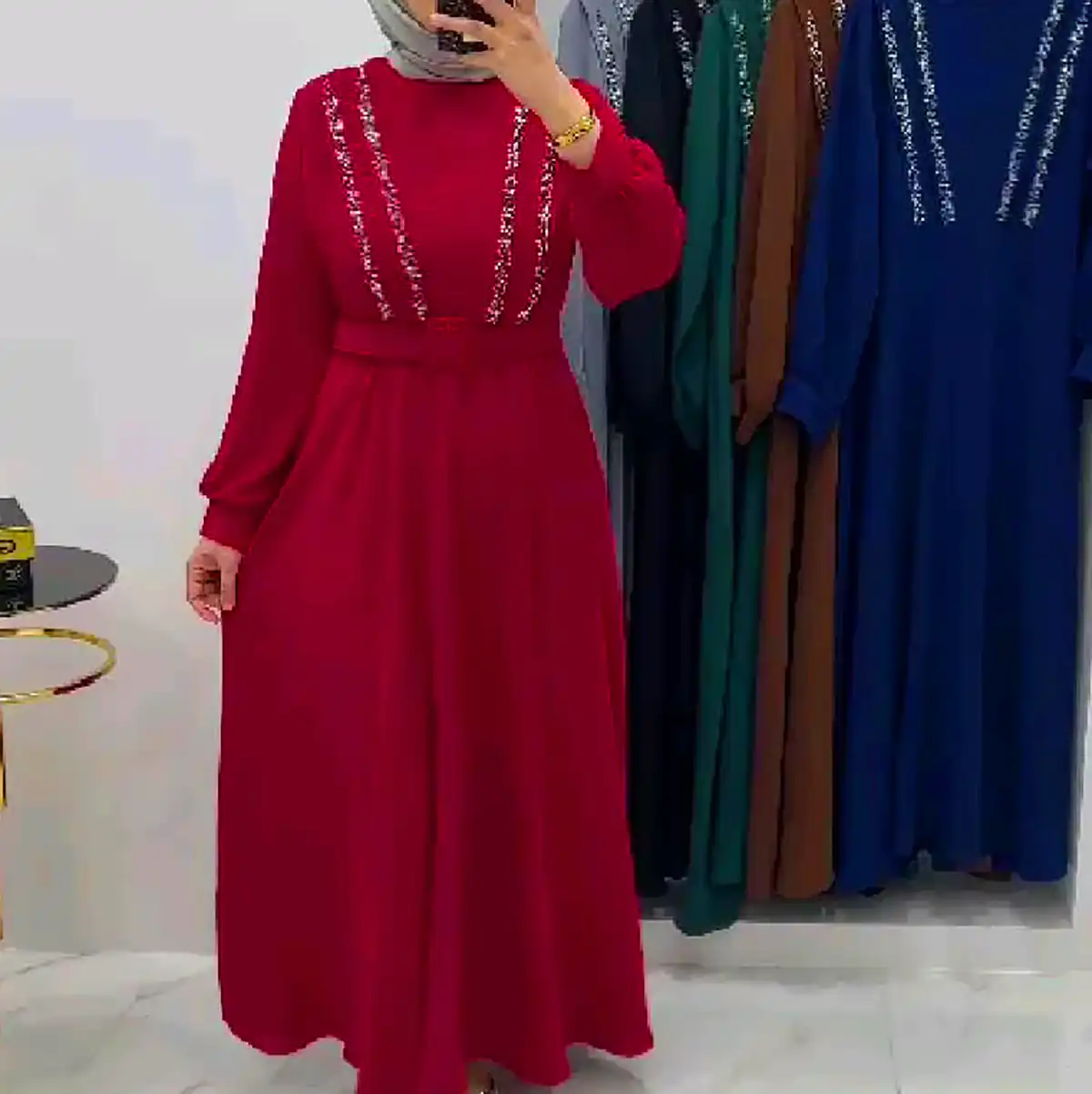 پیراهن قرمز کاربردی