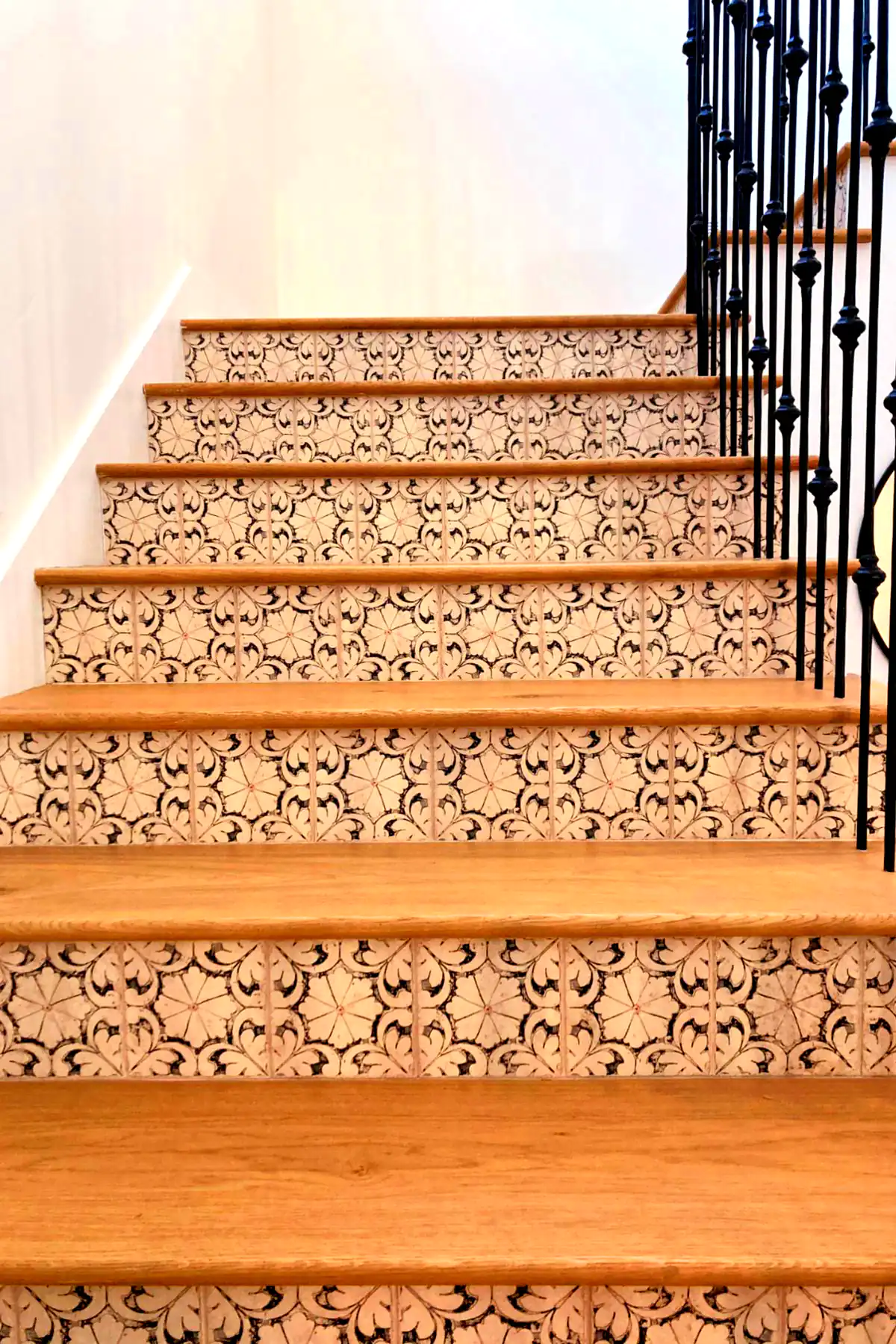راه پله طرح کاشی