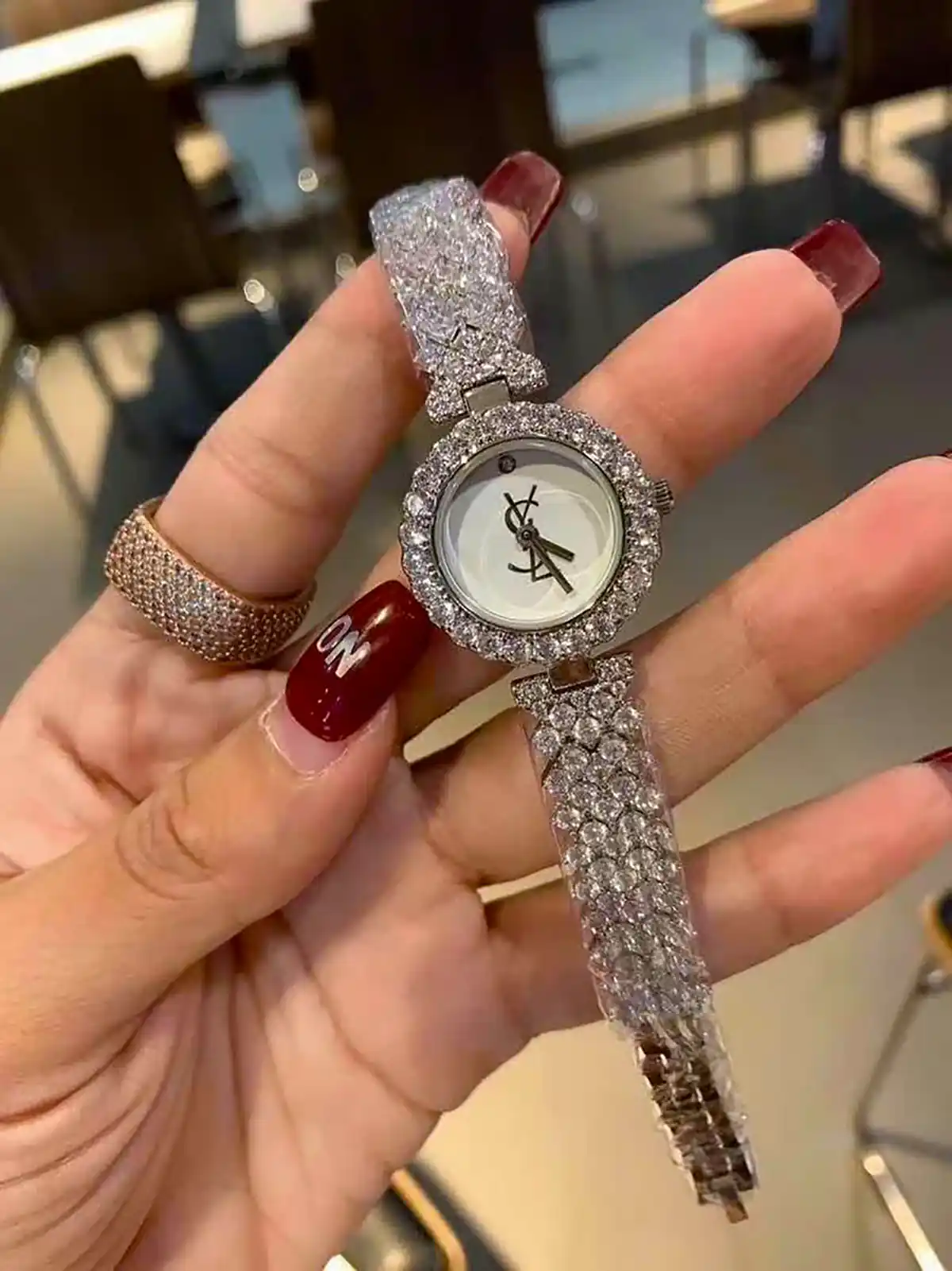ساعت مچی فانتزی شیک
