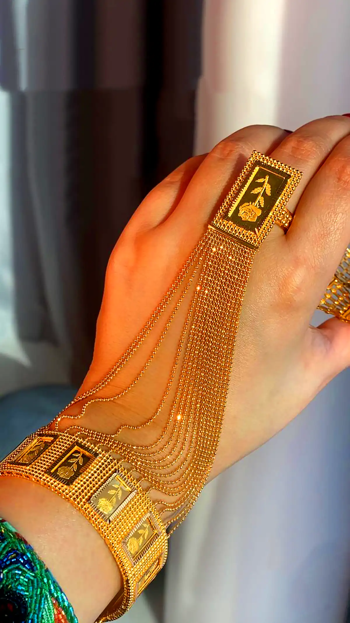 تمیمه طلا درخشان