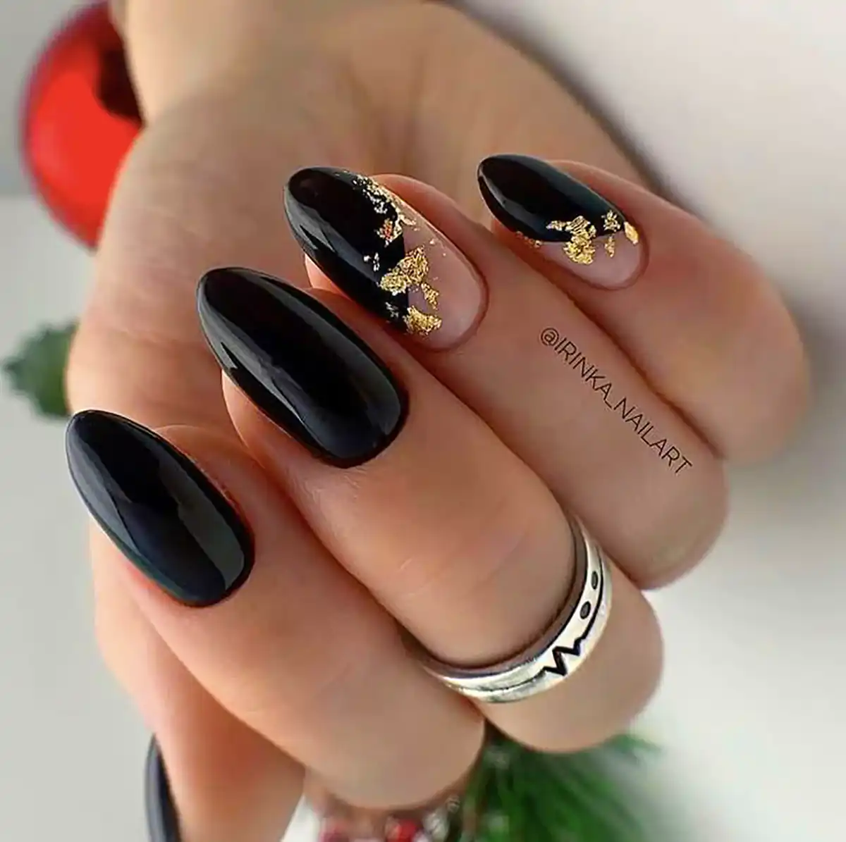 طراحی ناخن با تم مشکی