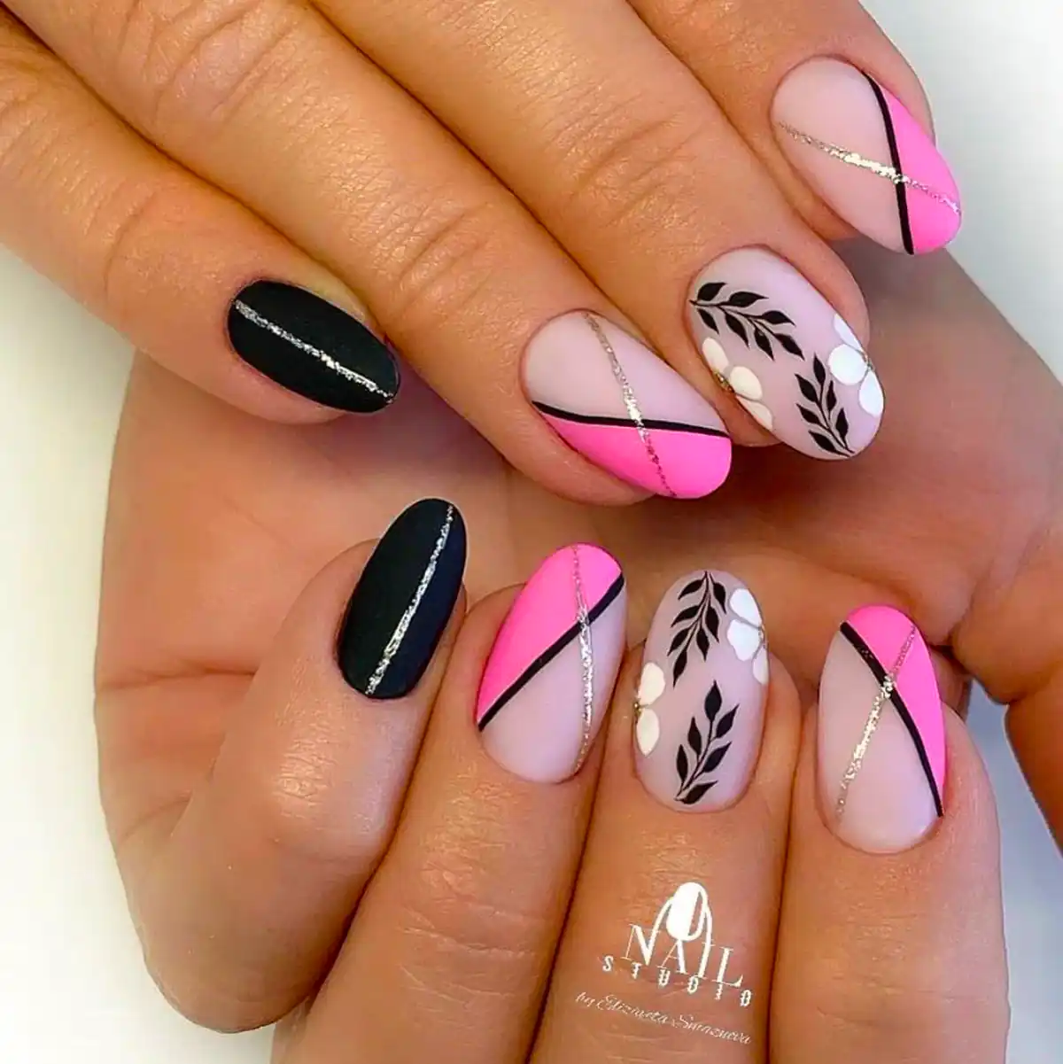طراحی ناخن با تم مشکی