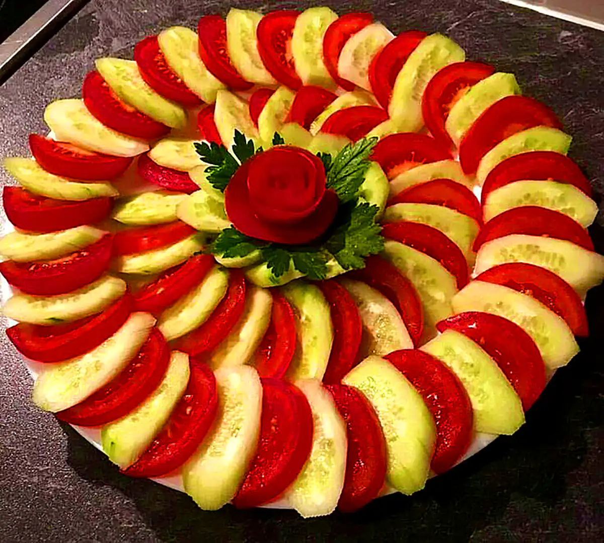 دیزاین خیار و گوجه مجلسی