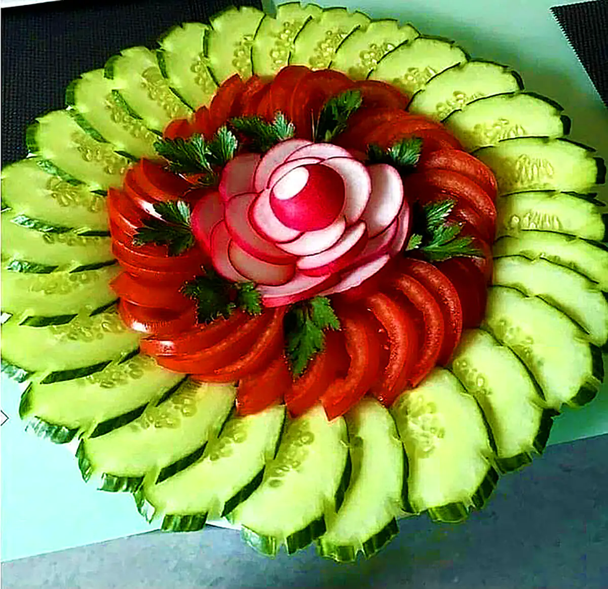 دیزاین خیار و گوجه مجلسی