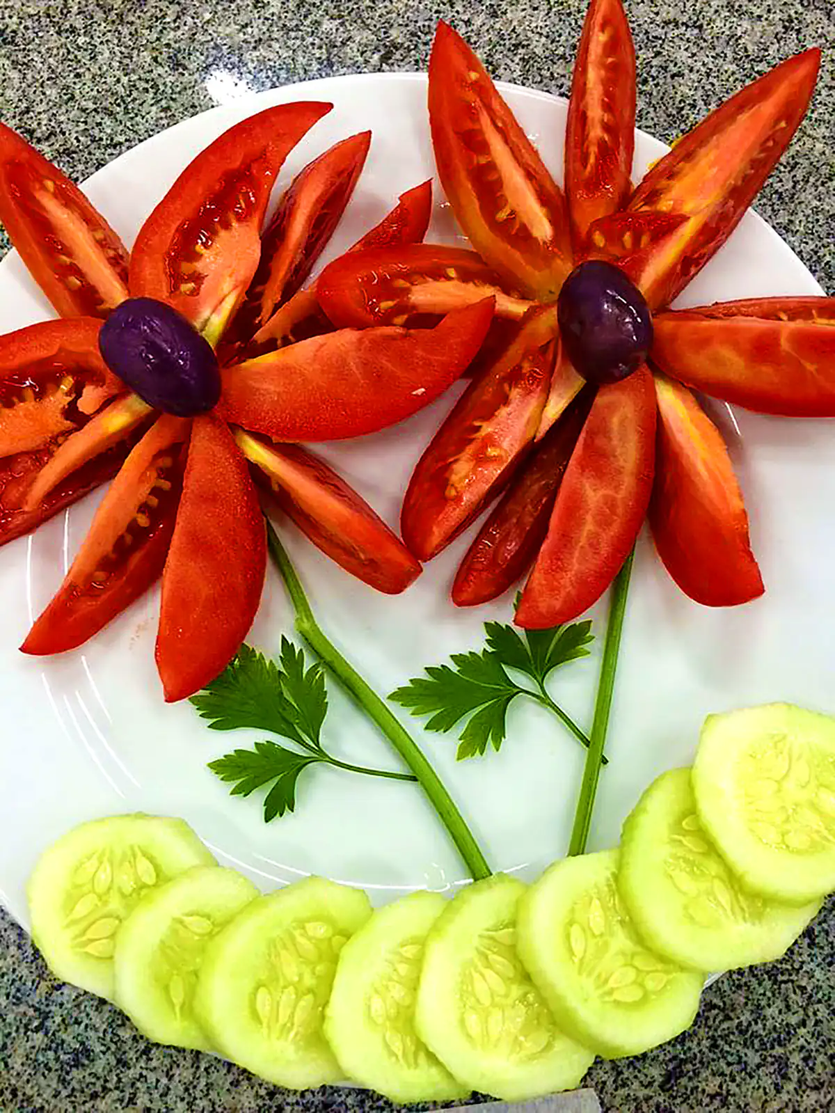 دیزاین خیار و گوجه مجلسی