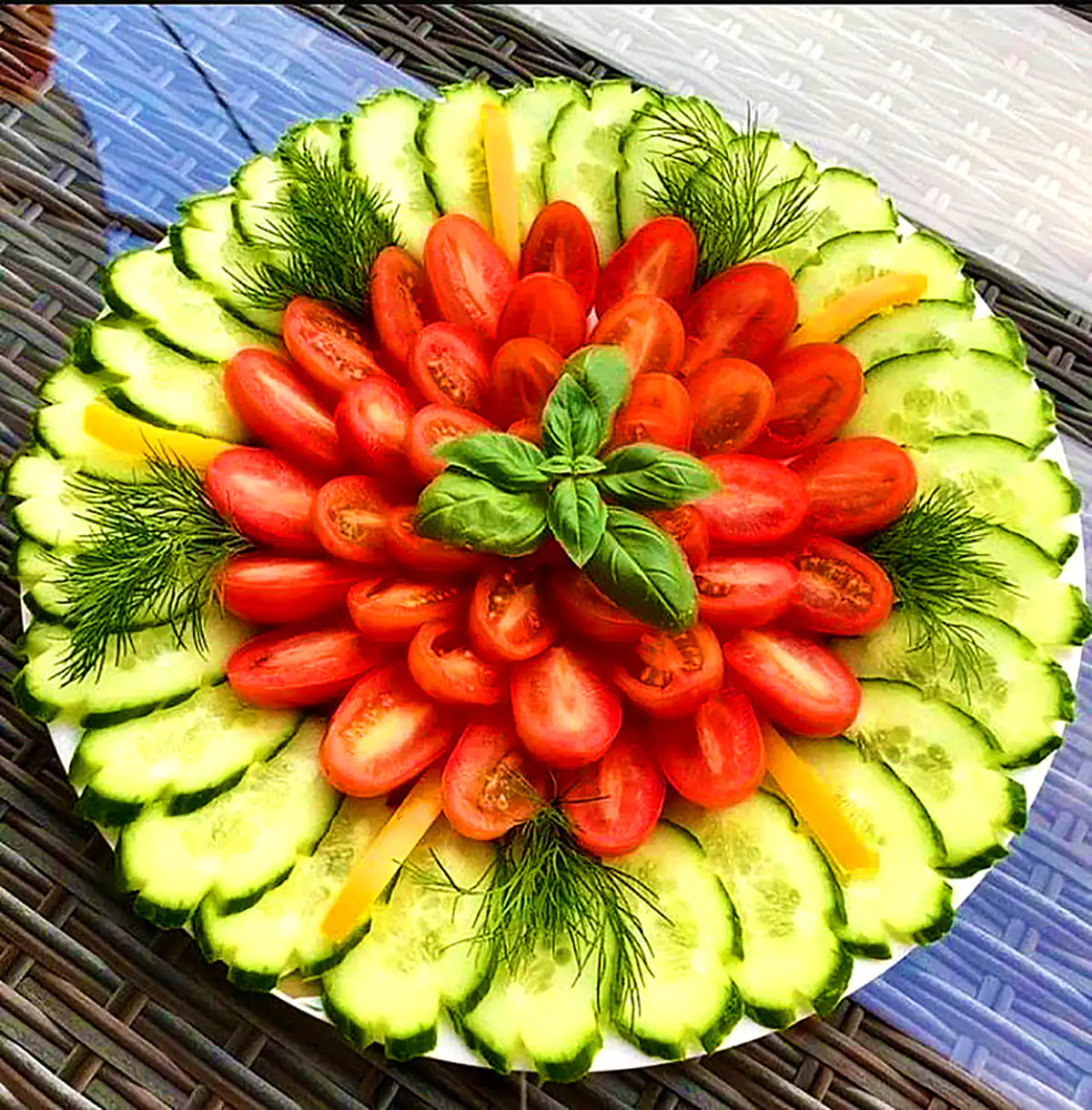 دیزاین خیار و گوجه مجلسی