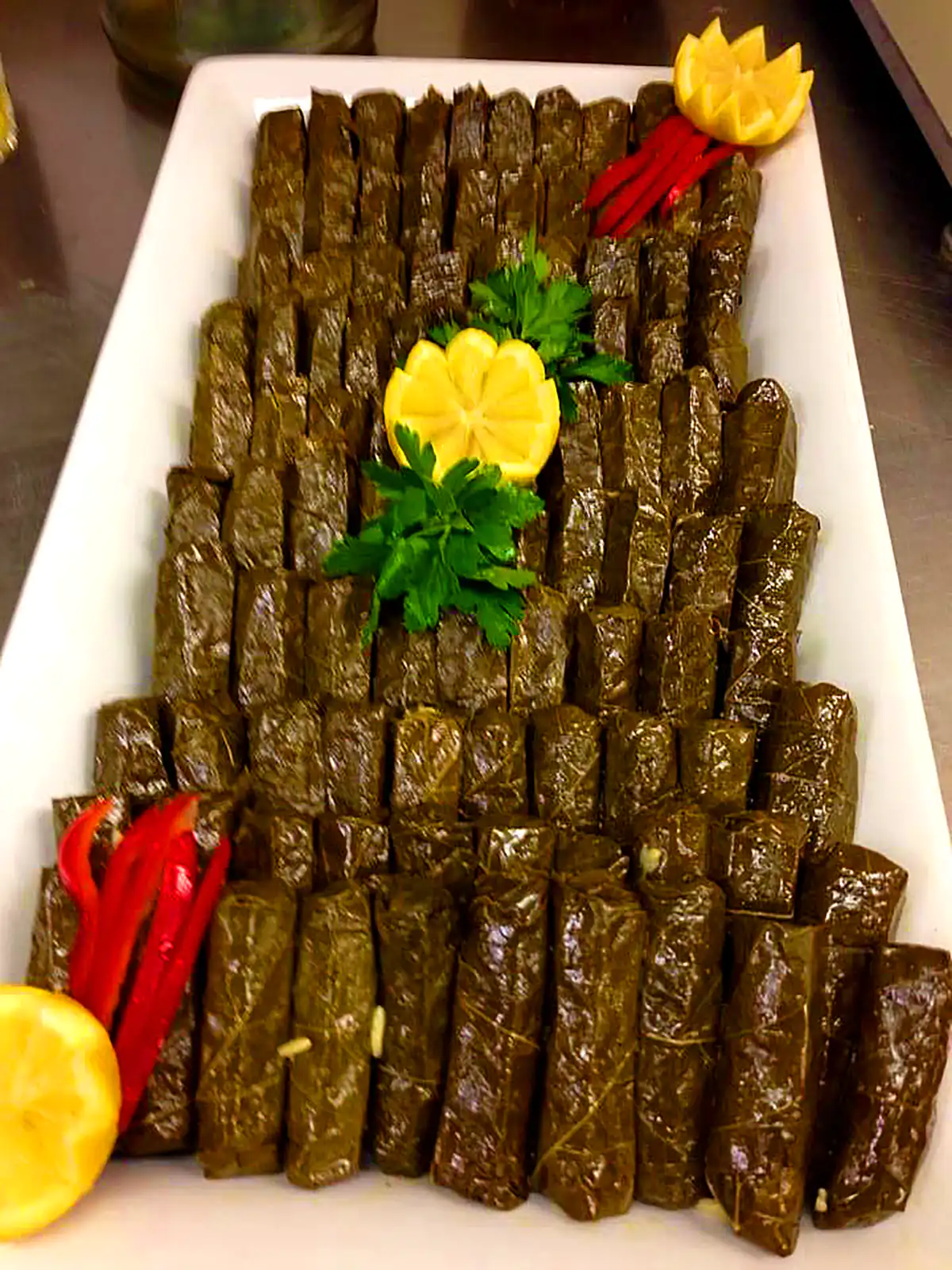 دلمه برگ مو مجلسی و خوشمزه