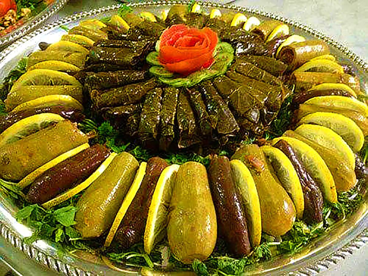 دلمه برگ مو مجلسی و خوشمزه