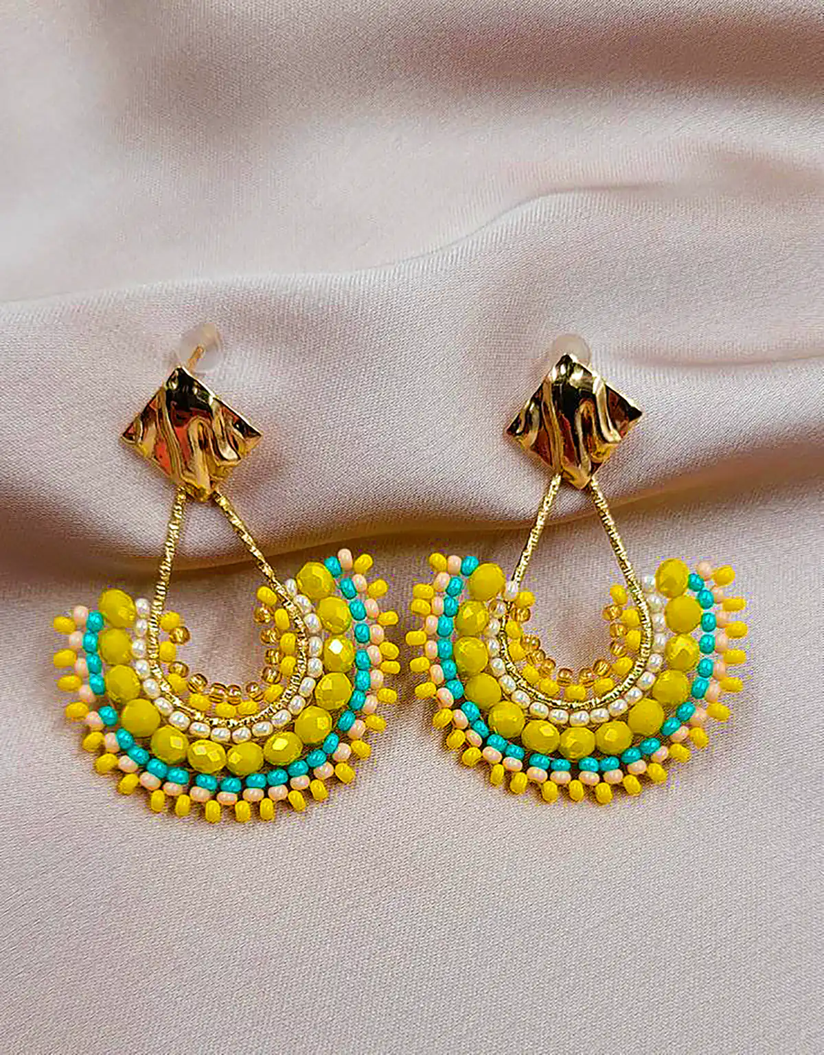 گوشواره رنگی و خلاقانه مهرهای