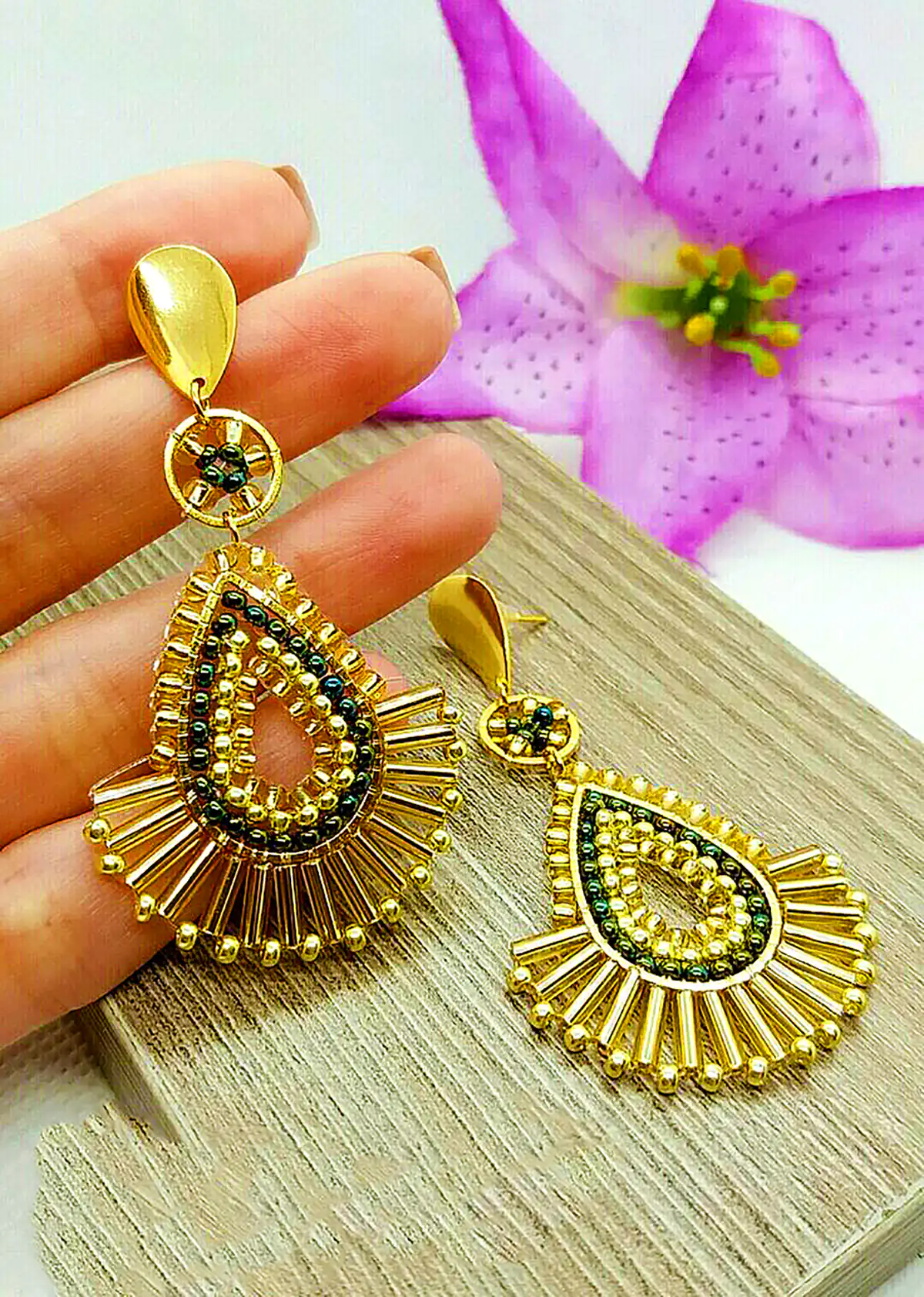 گوشواره رنگی و خلاقانه مهرهای