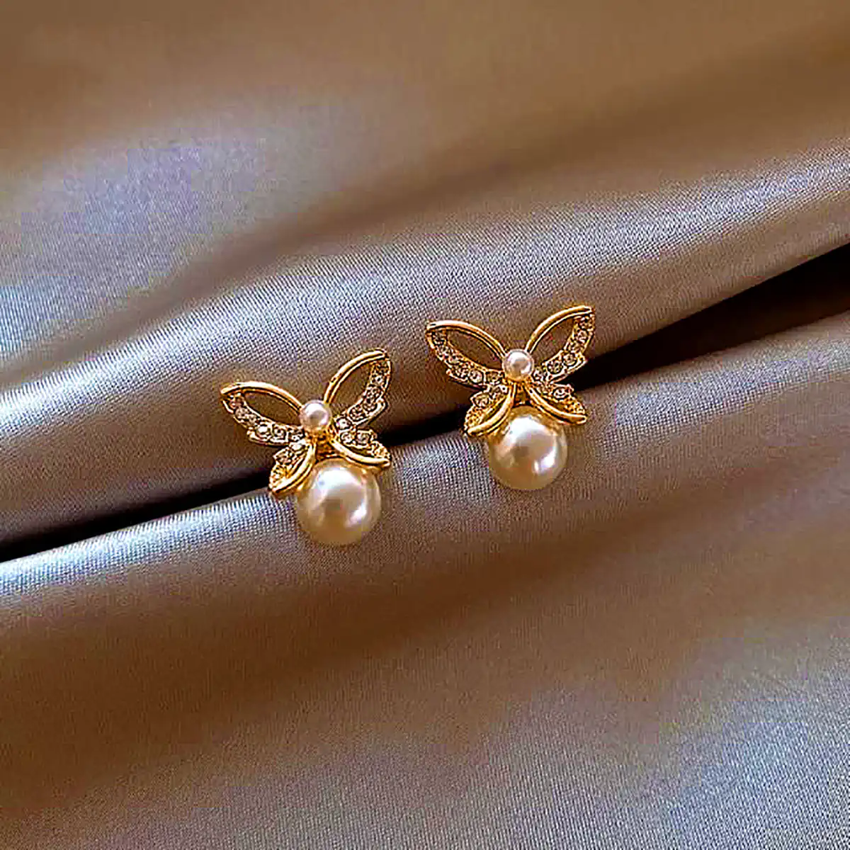 گوشواره سواروسکی پروانهای