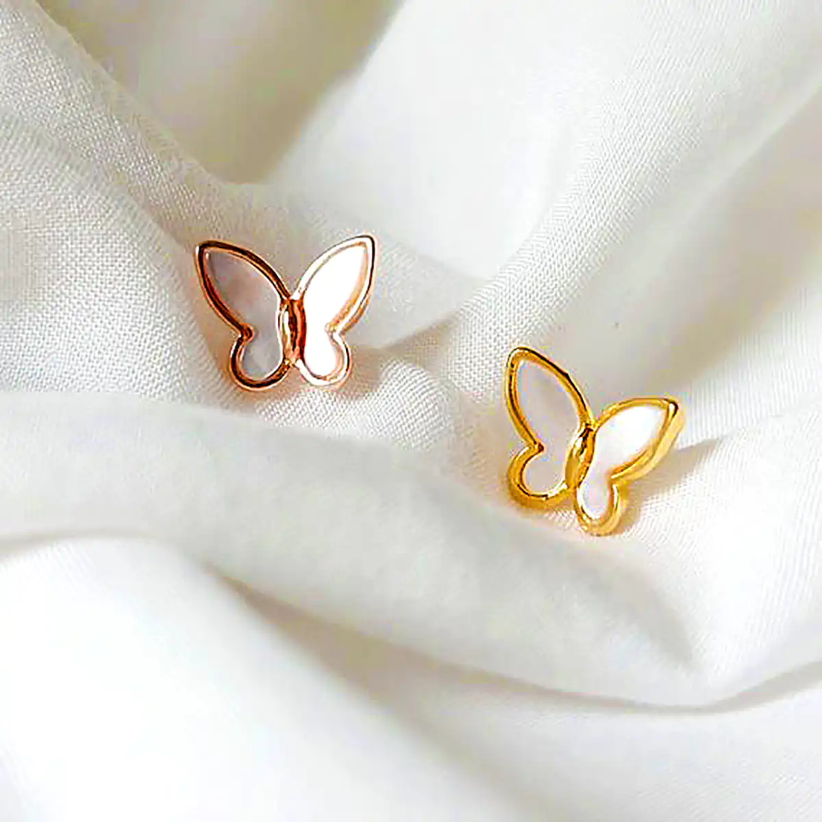 گوشواره سواروسکی پروانهای