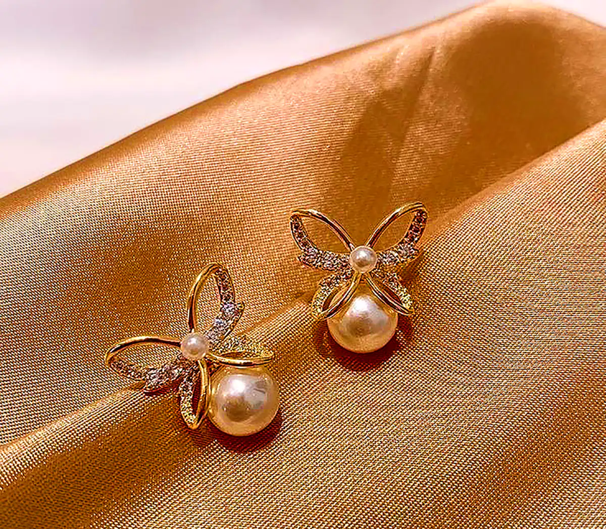 گوشواره سواروسکی پروانهای