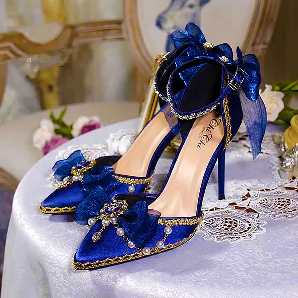 کفش پاشنه بلند عروسکی