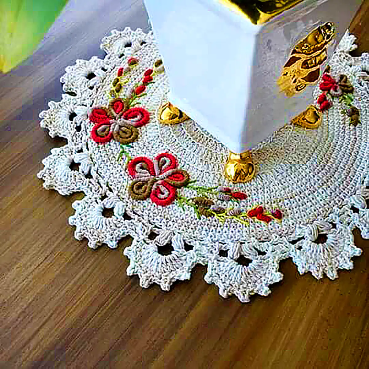 رومیزی قلاب بافی سنتی