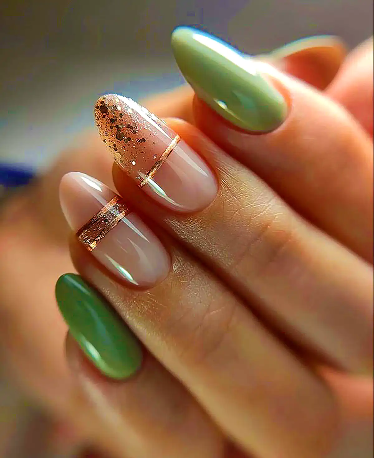 طراحی ناخن سبز مینیمال