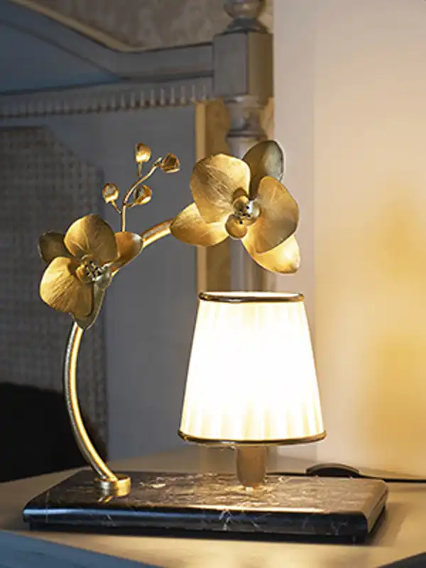 آباژور مدرن رومیزی + فضایی گرم و دلنشین با آباژور مدرن رومیزی لاکچری