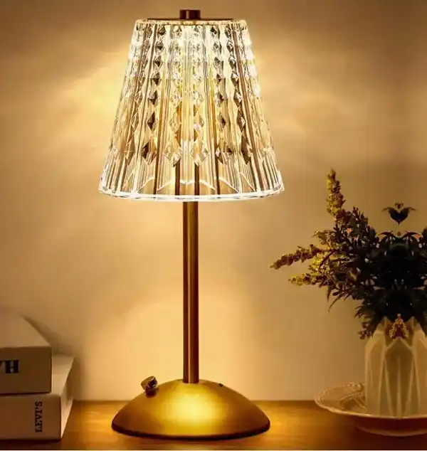 آباژور مدرن رومیزی + فضایی گرم و دلنشین با آباژور مدرن رومیزی لاکچری