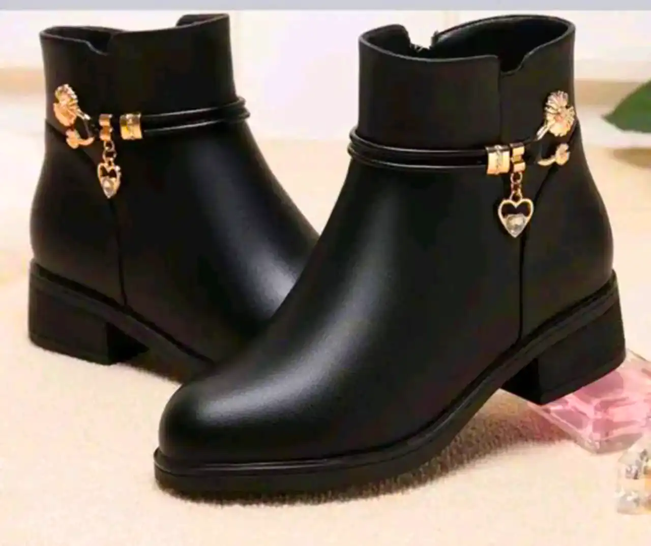 بوت ساق کوتاه کلاسیک زنانه