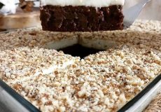 طرز تهیه کیک محلبی گردویی