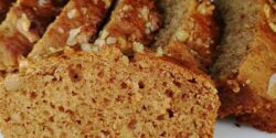 طرز تهیه کیک موز و گردو به روش مجلسی و با طعمی بی نظیر