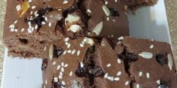 طرز تهیه کیک شکلاتی گردویی مجلسی با طعمی بی نظیر