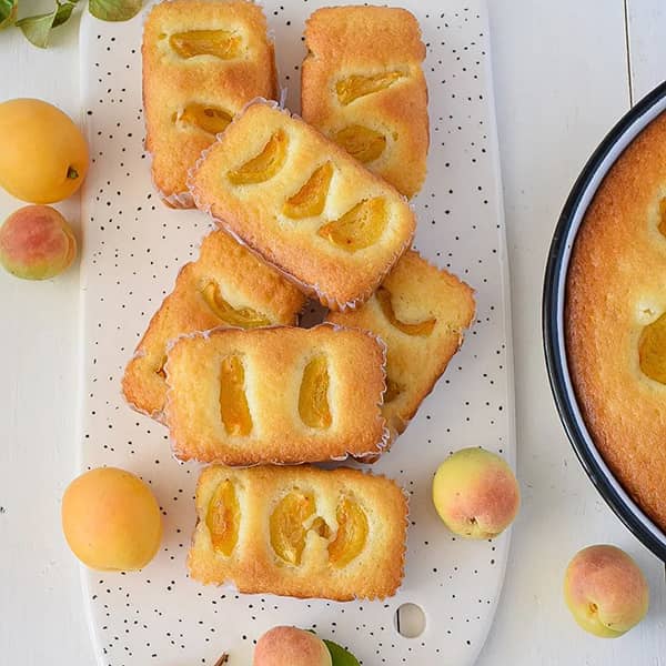 طرز تهیه کیک زردآلو