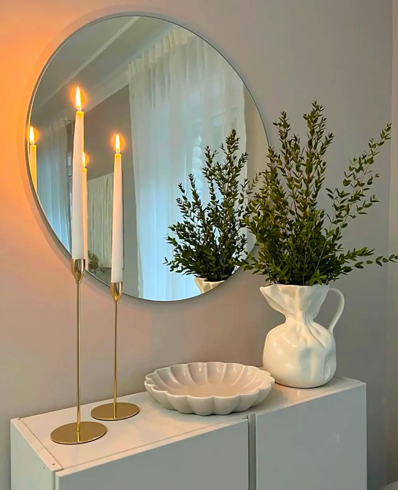 چیدمان روی میز کنسول زیبا