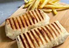 طرز تهیه چیکن رپ با سس ریحان و سیر